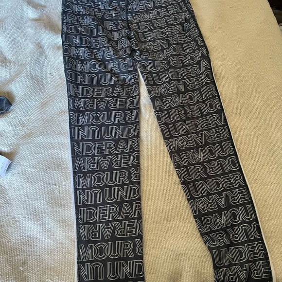 UNDER ARMOUR GIRLS LEGGINGS - Picture 5 of 5